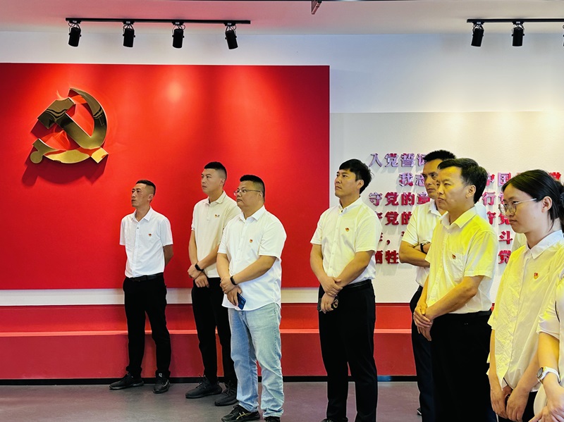 弘扬革命精神，坚定理想信念