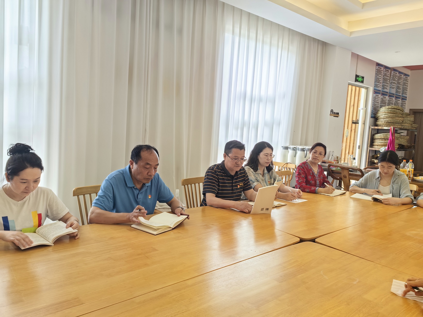 服务管理第二党支部开展“共上一堂保密纪律课”主题党日