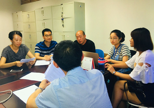 数学组教研活动_副本.jpg