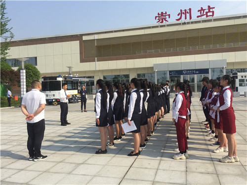 经济管理系学生赴崇州高铁站开展认知实习