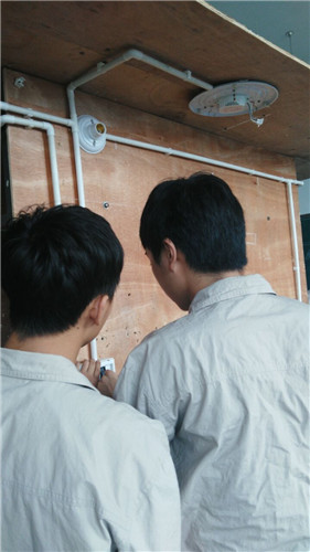 管理工程系建筑装饰专业电气实训圆满结束