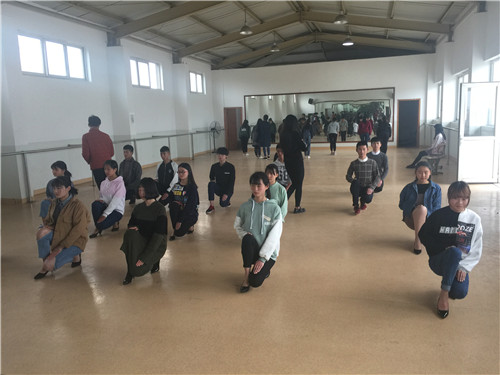 技能角逐  积极备战技能大赛