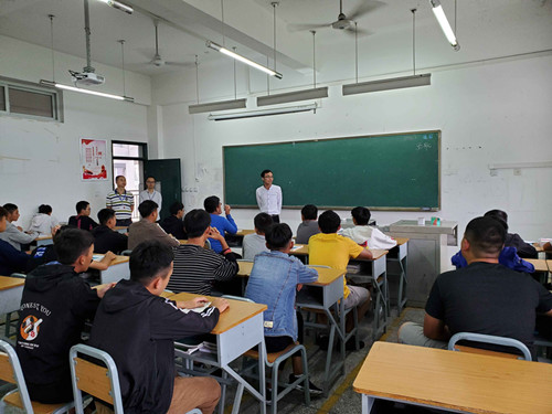 校企合作，共建专业；合作互动，深入发展