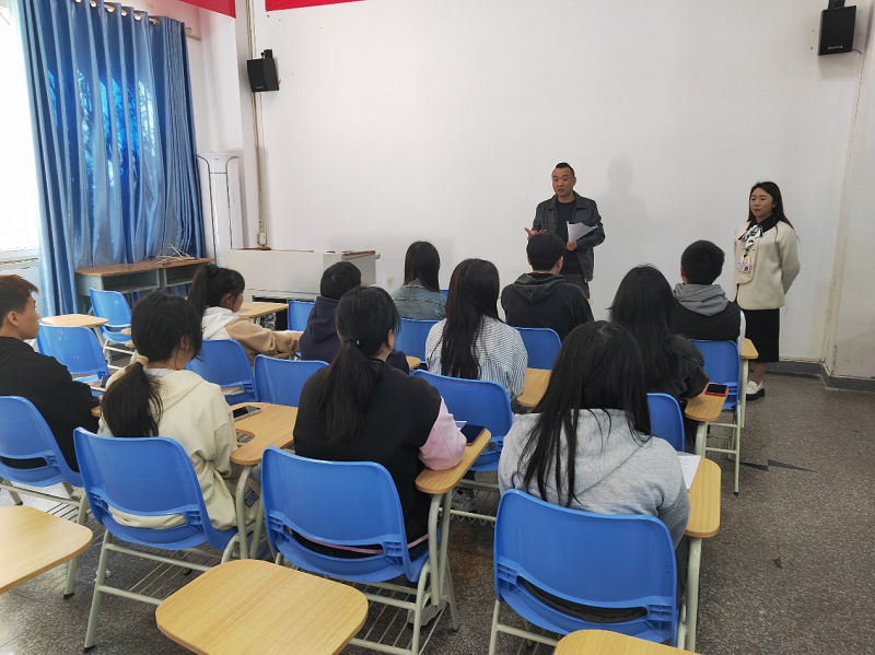 企业进校宣讲，助力学子就业