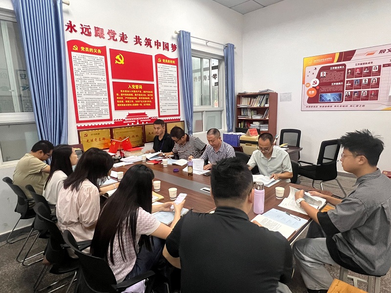 共教共育 建地系开展集体备课教研活动