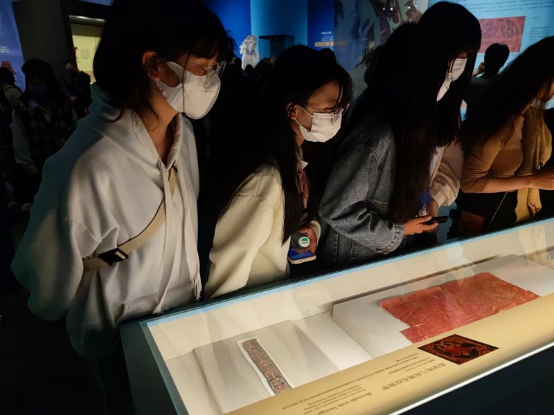 “研”途寻梦，“学”海扬帆