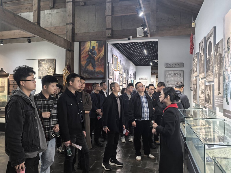 建地系党支部赴建川博物馆开展主题党日