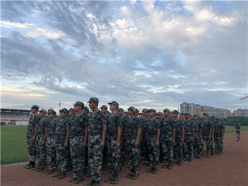 加油，汽车维修18232班的孩子，你们是最棒的！