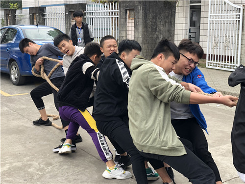 汽车工程系拔河比赛圆满结束