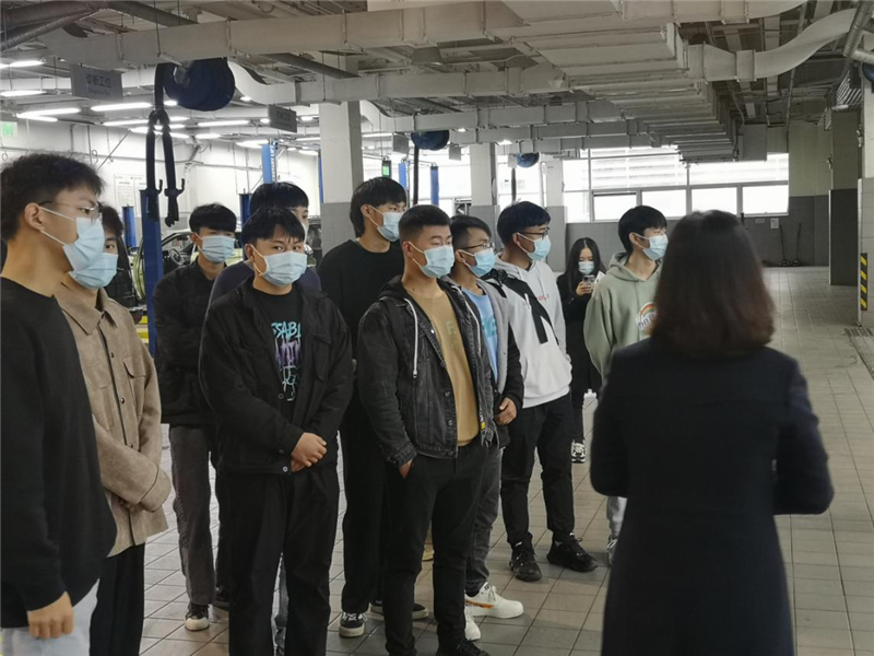 汽车工程系学生到实习公司参观