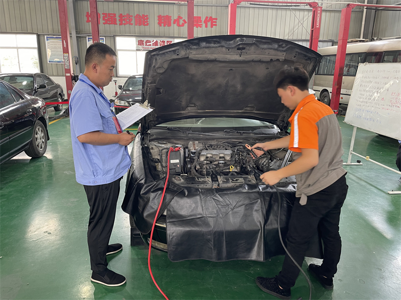 汽车工程系举办2024年度汽车维修中级工技能等级认定