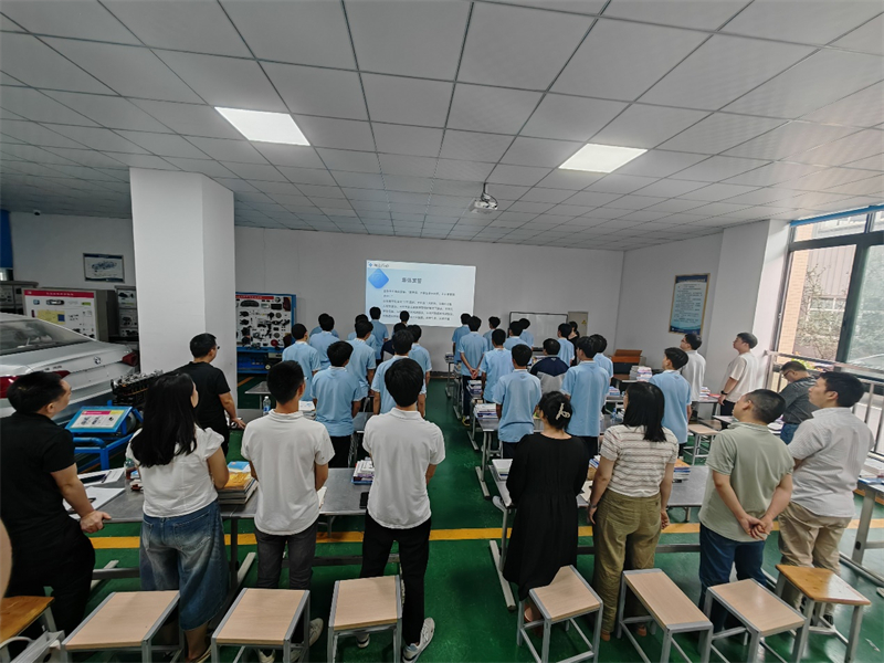 防溺公开课“点亮”安全灯，管理新分享“激活”育人路