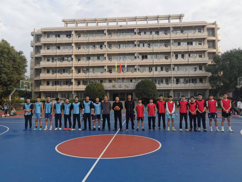 青春逐梦，驰骋赛场