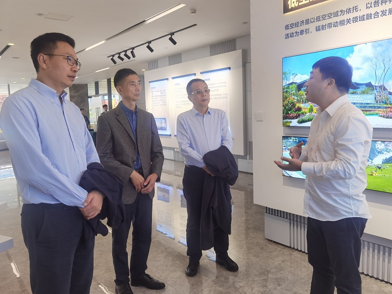 肖前蔚带队赴成都参观考察低空经济企业
